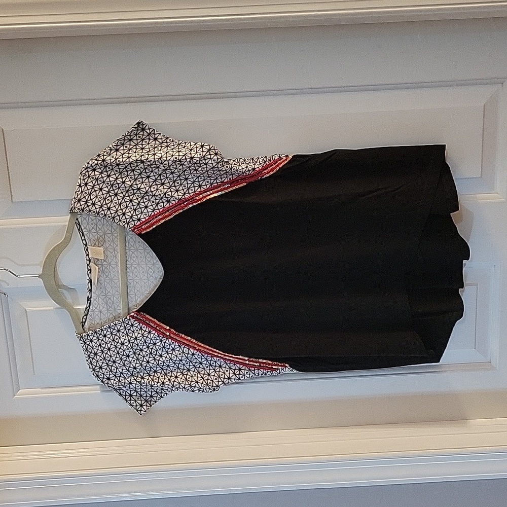 Chicos black, red, white graphic print with gold sequins top medium